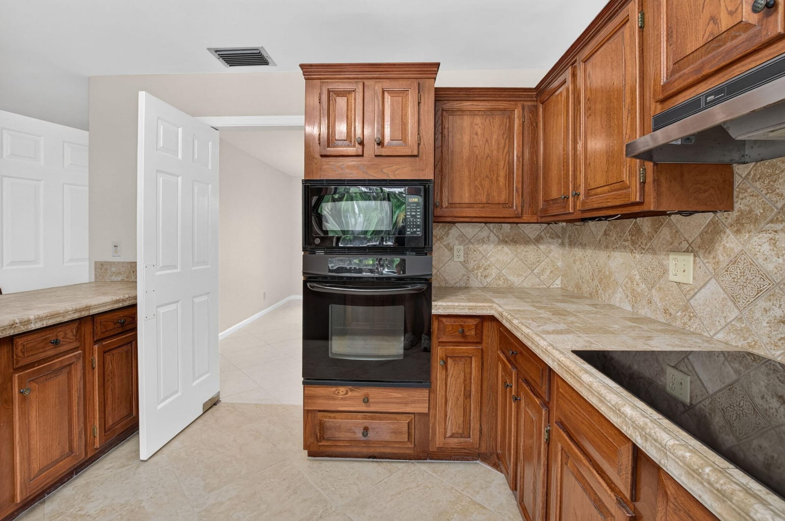 4441 SAINT ANDREWS Drive — photo 5