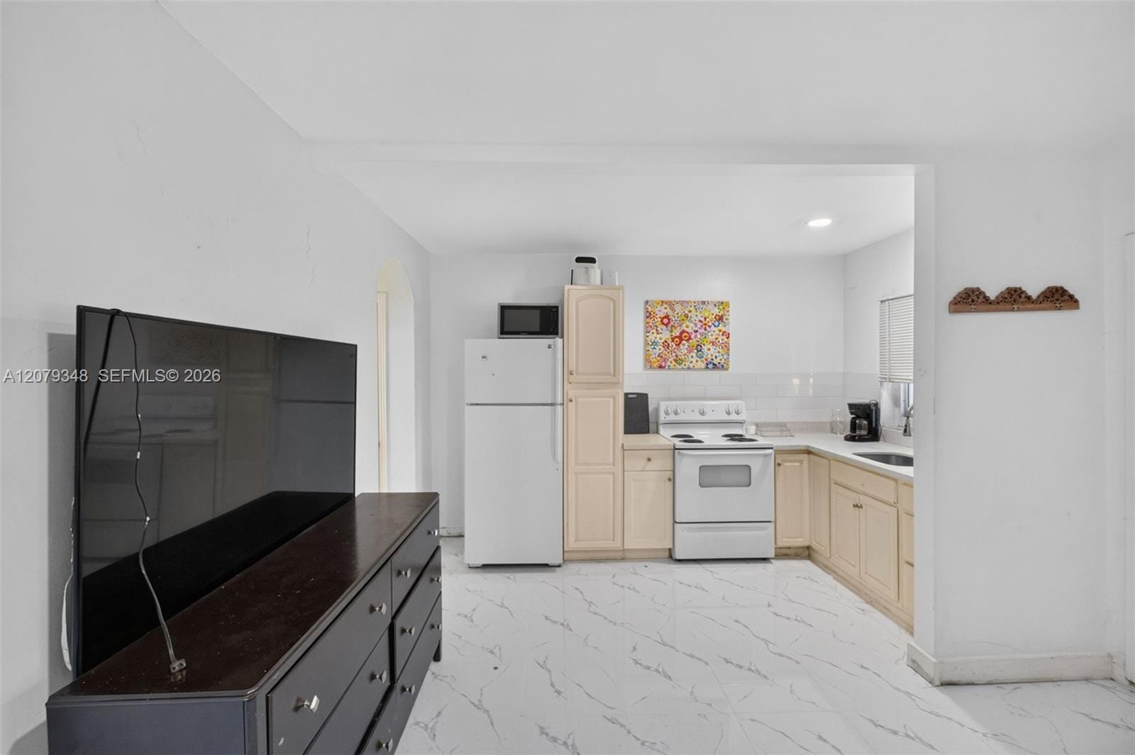 635 SW 16th Avenue 2 — photo 4