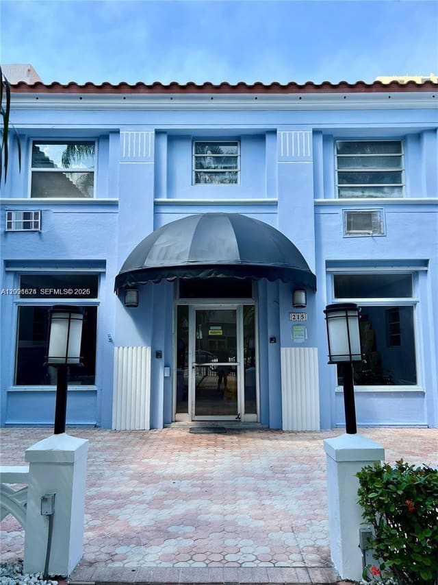 215 30th Street 6, Miami Beach, FL 33140