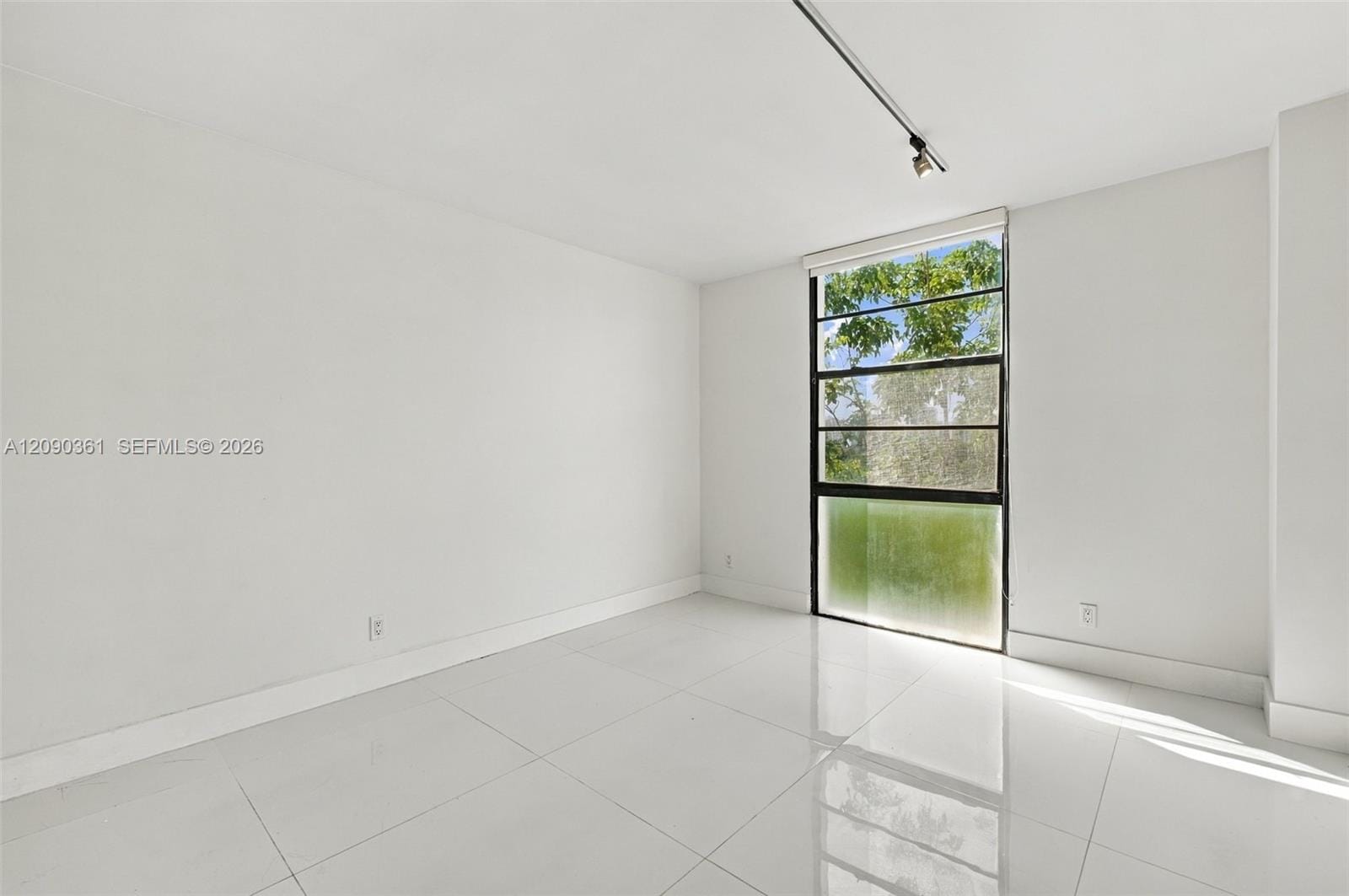 3475 N Country Club Drive 502, Aventura, FL 33180 photo 17