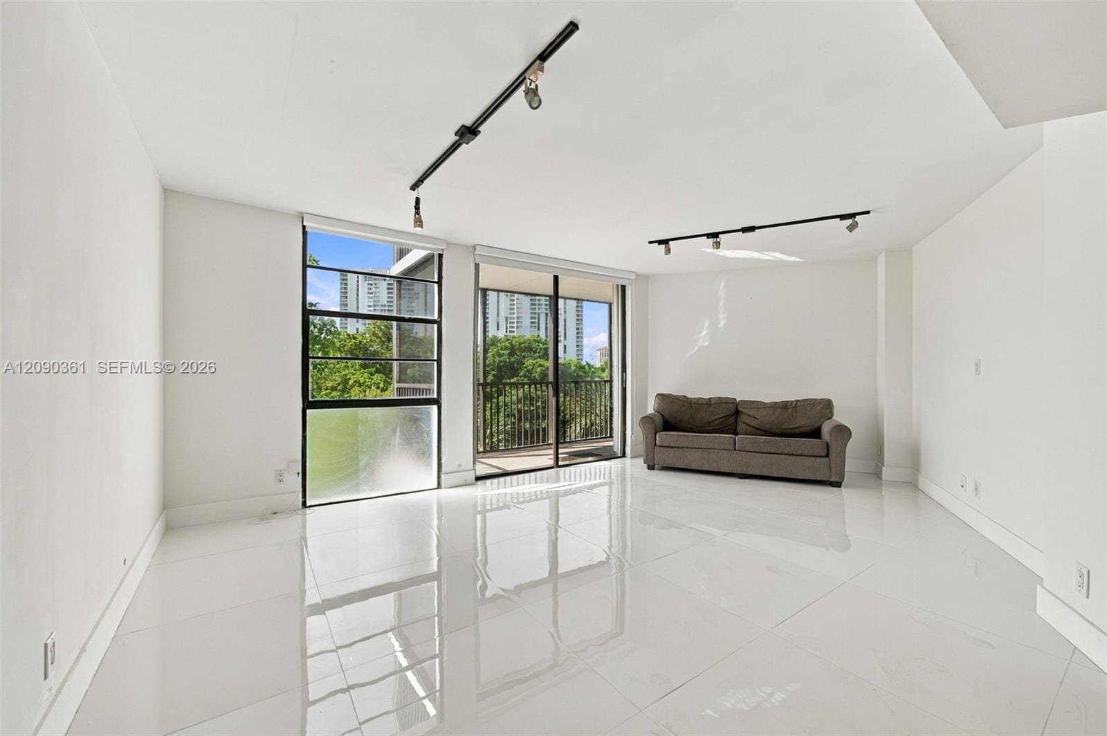 3475 N Country Club Drive 502, Aventura, FL 33180 photo 3