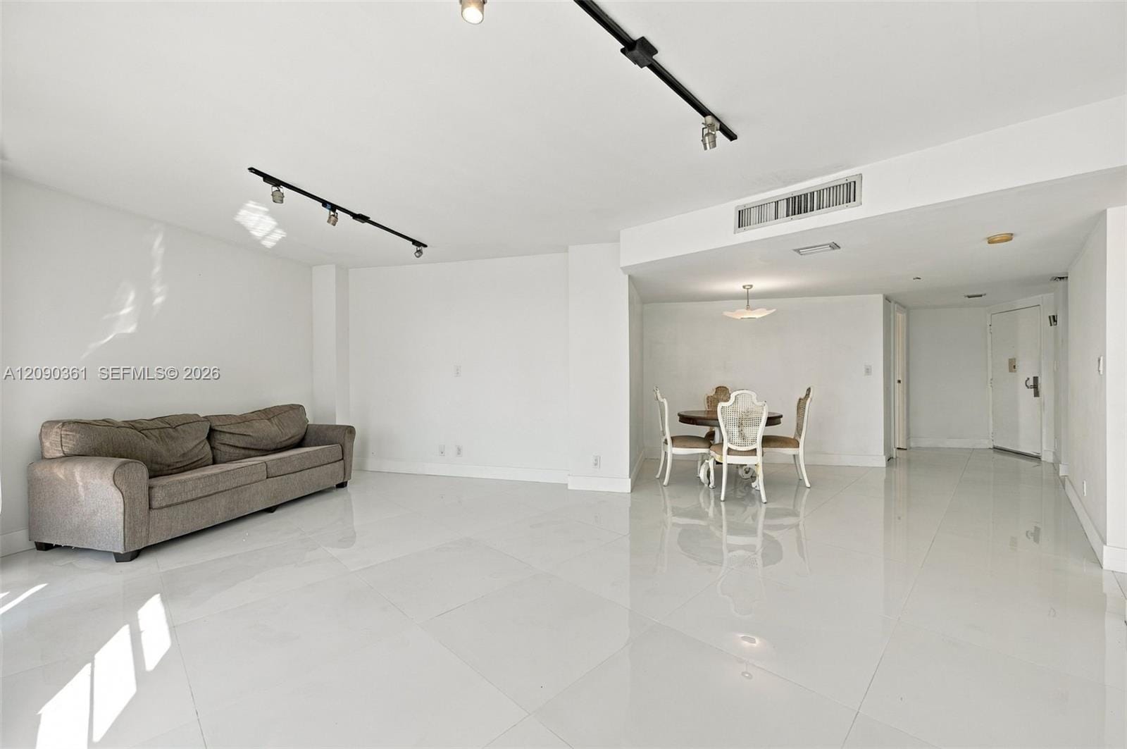 3475 N Country Club Drive 502, Aventura, FL 33180 photo 4