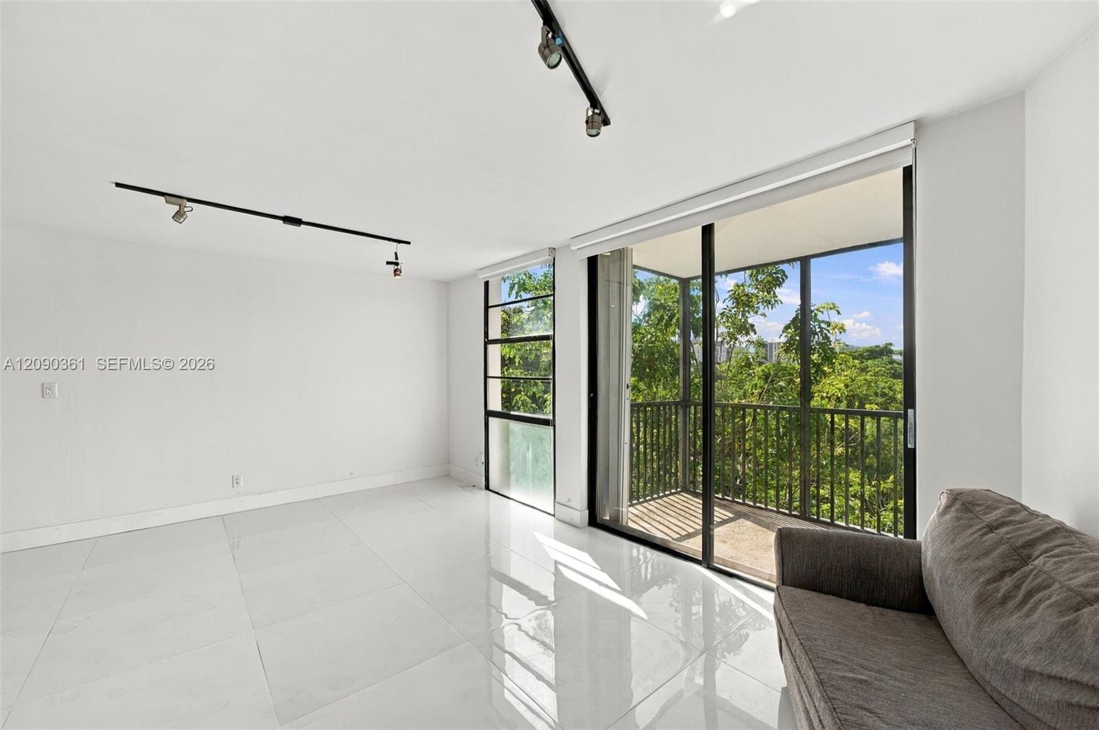 3475 N Country Club Drive 502, Aventura, FL 33180 photo 6
