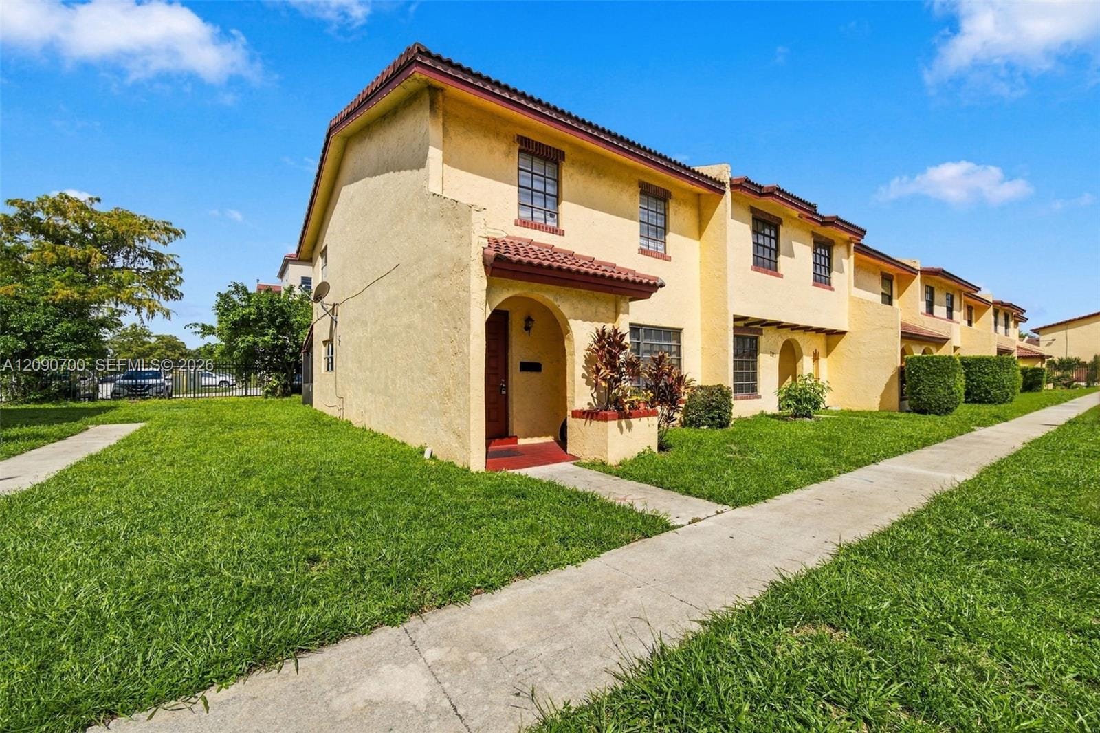 2611 NW 47th Lane 3201, Lauderdale Lakes, FL 33313 photo 2