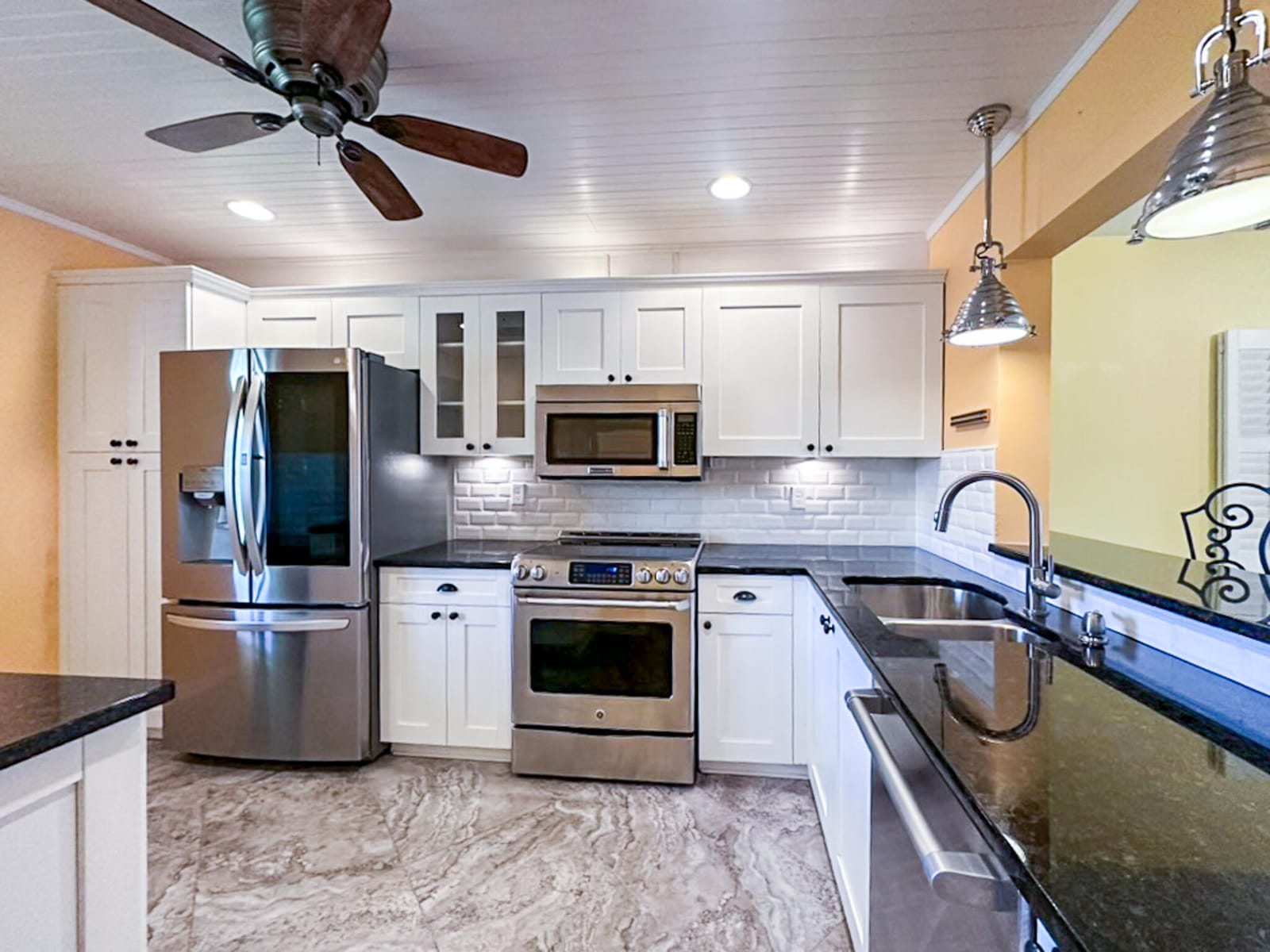6303 SE WILLIAMSBURG Drive 201 — photo 5