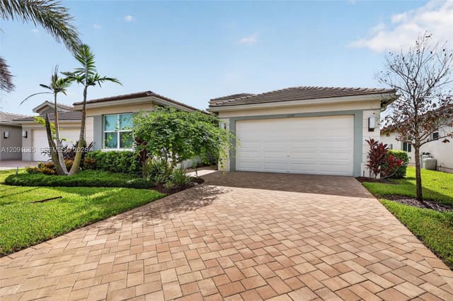 11797 SW Coral Cove Parkway, Port St. Lucie, FL 34987