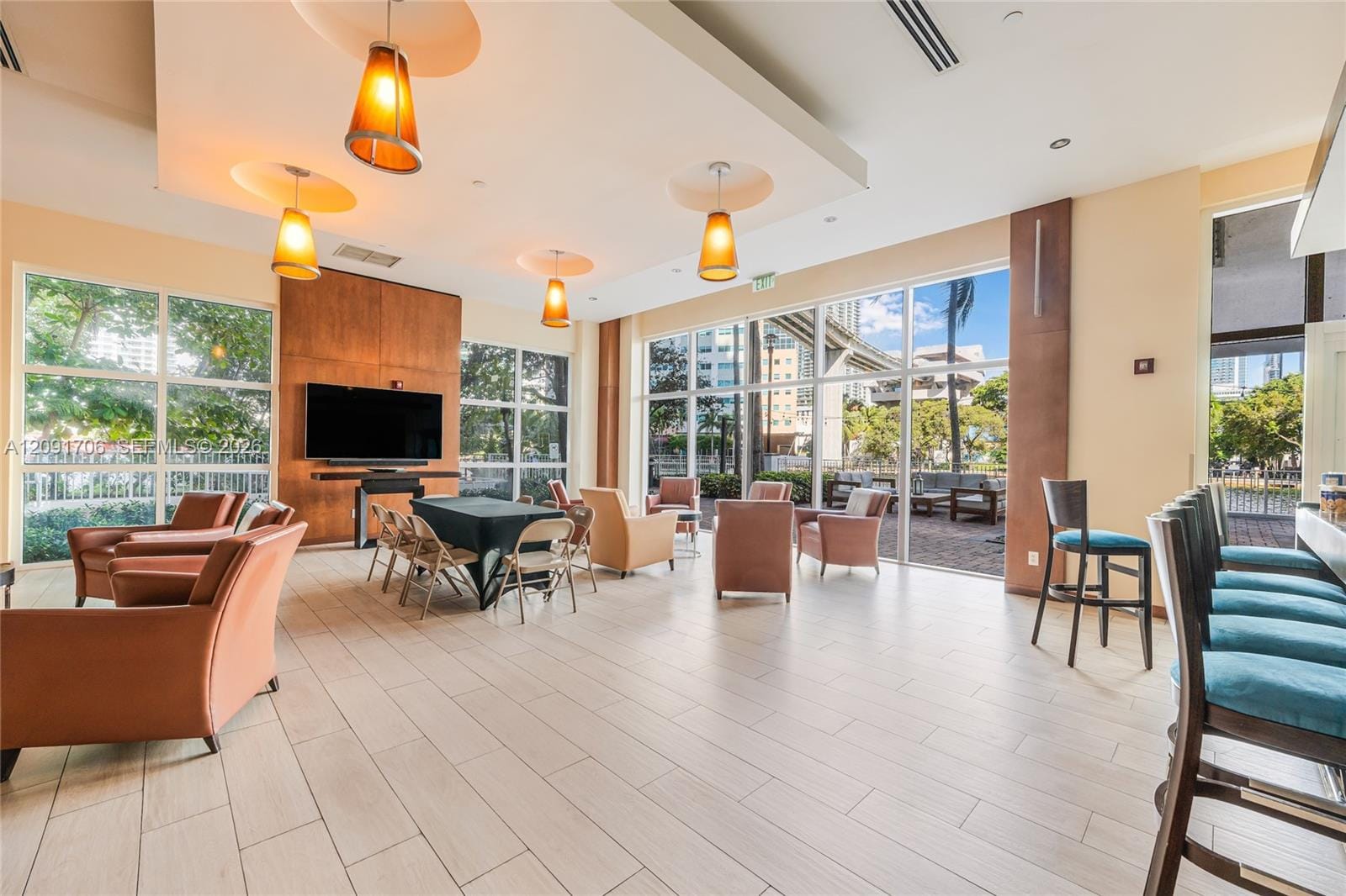 31 SE 5th Street 409, Miami, FL 33131 photo 23