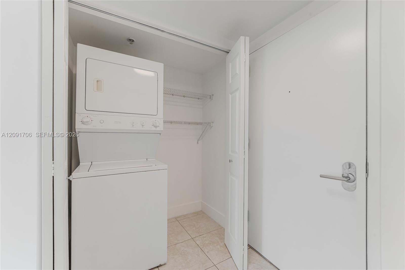 31 SE 5th Street 409 — photo 8