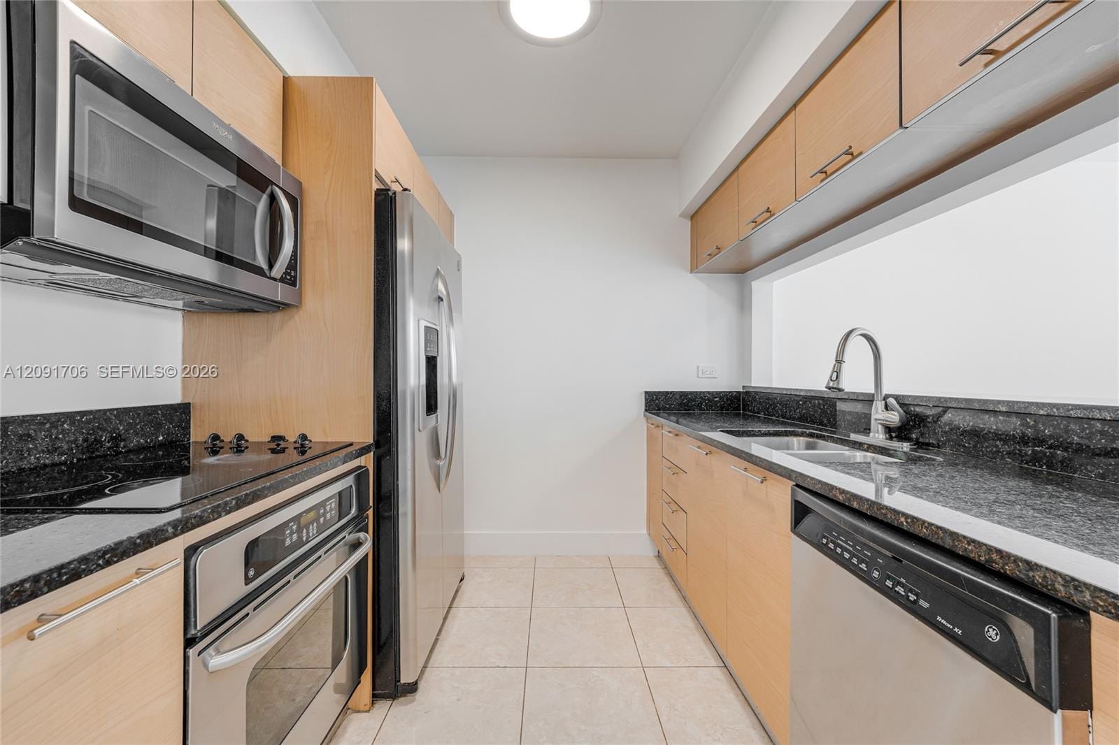 31 SE 5th Street 409 — photo 10