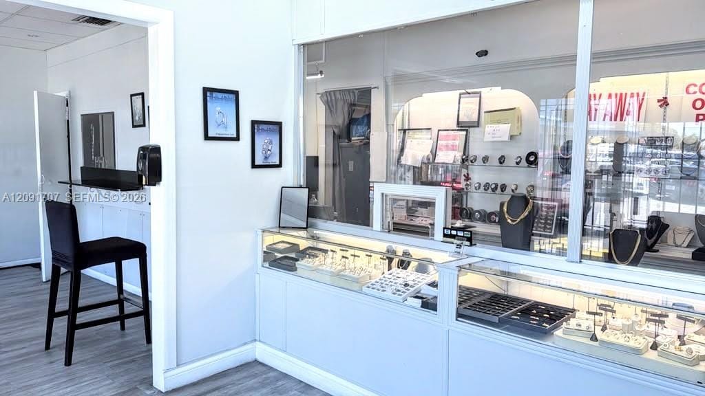 Pawn Shop — photo 3