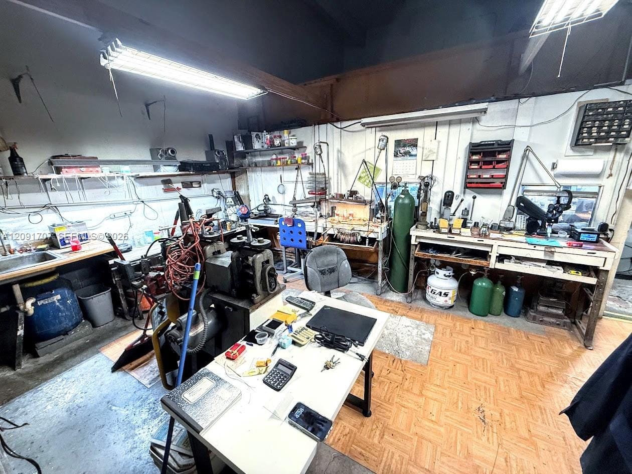 Pawn Shop — photo 10