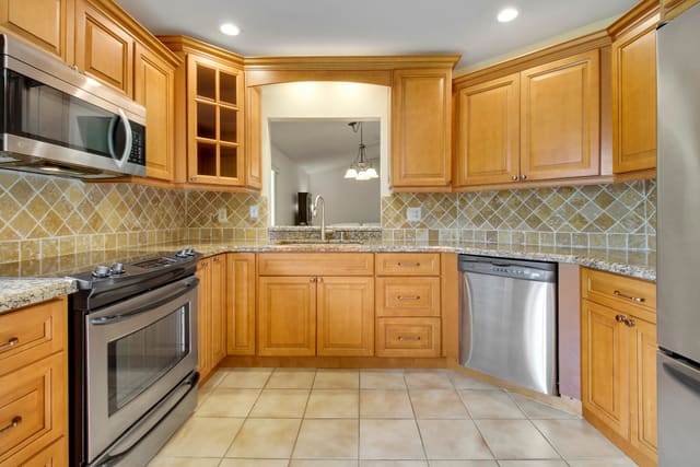 6807 SE Yorktown Drive, Hobe Sound, FL 33455