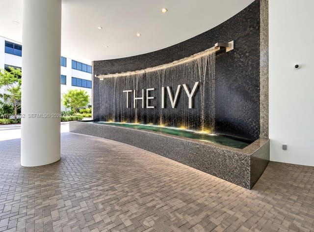 90 SW 3rd Street 1403, Miami, FL 33130