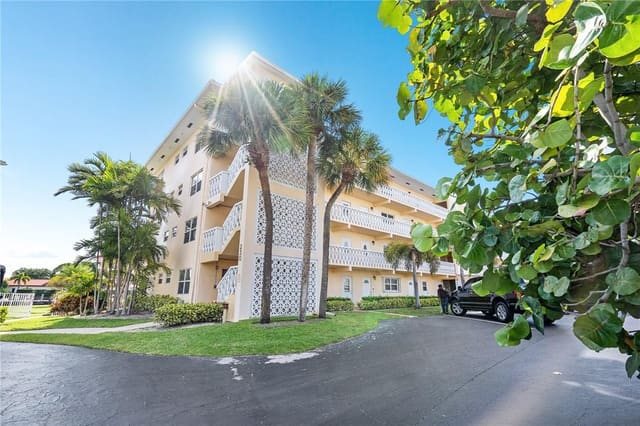 230 N FEDERAL Highway 103, Deerfield Beach, FL 33441