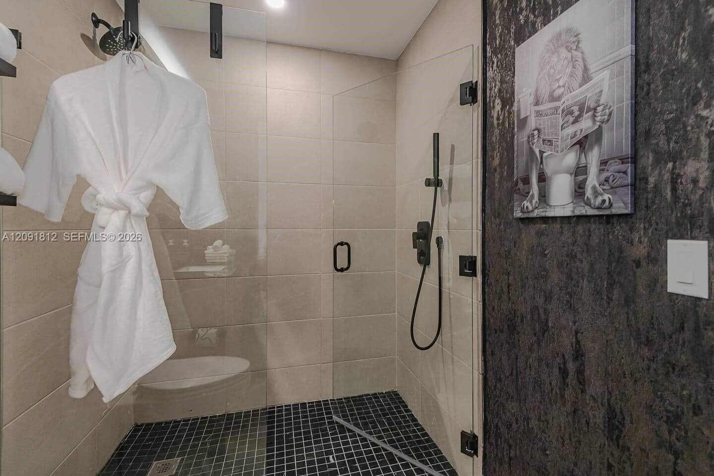 225 2nd Street 3102 — photo 7