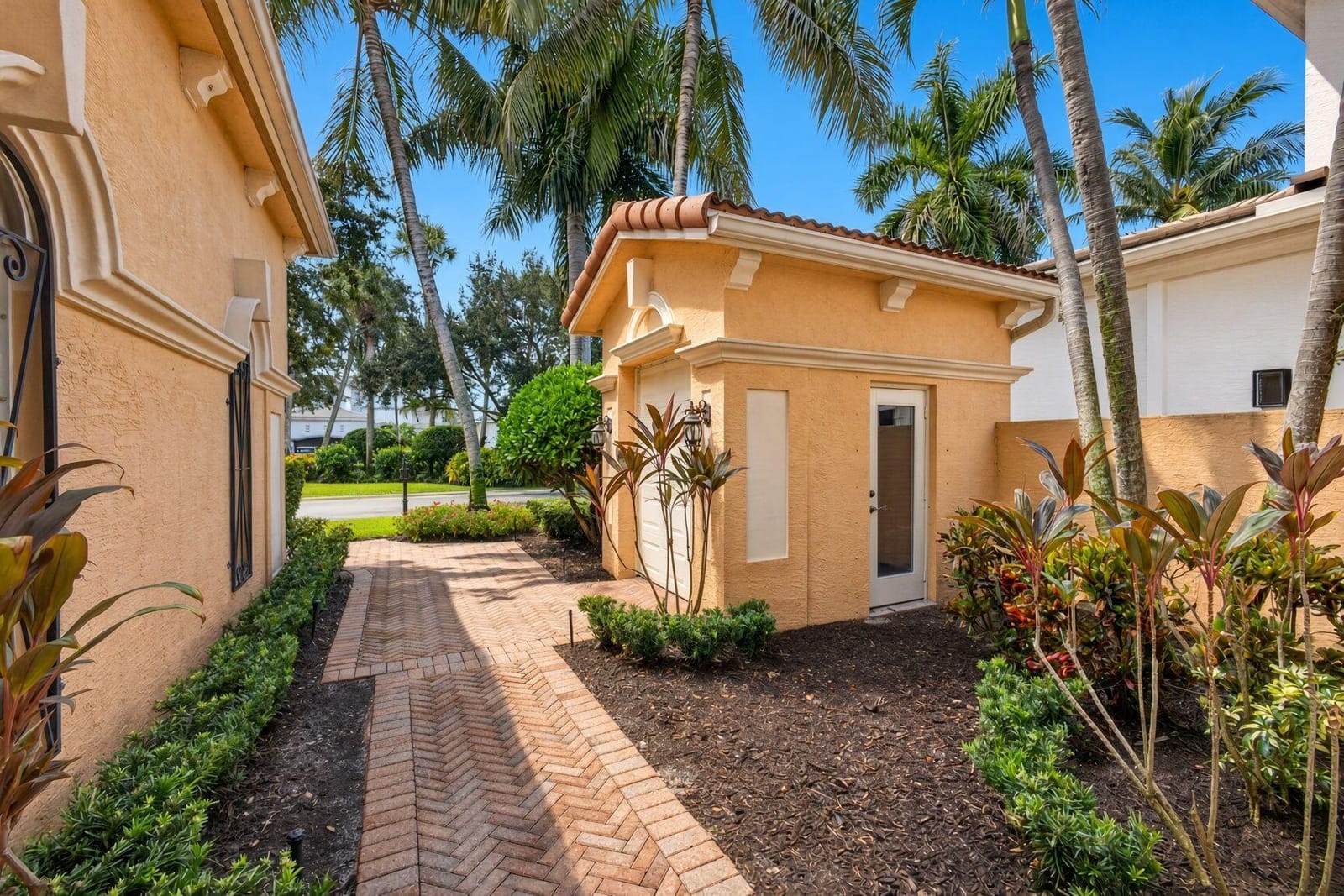 142 Viera Drive, Palm Beach Gardens, FL 33418 photo 10