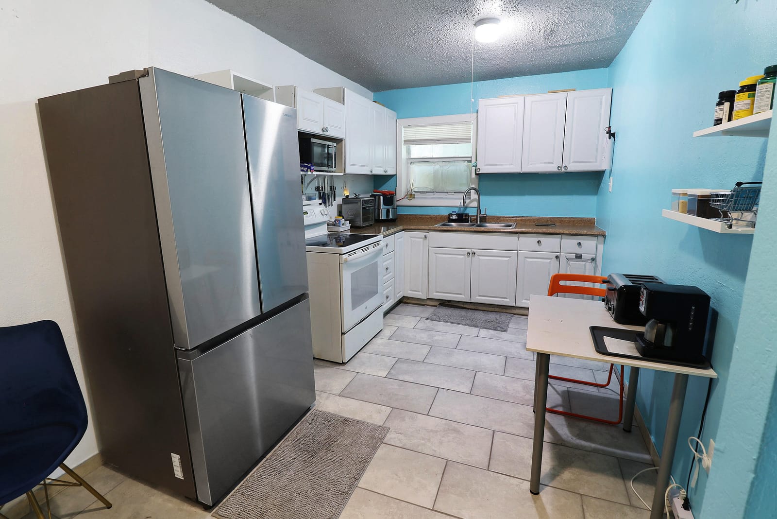207 SW 4TH Street — photo 1