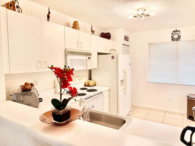 9511 WELDON Circle G108, Tamarac, FL 33321