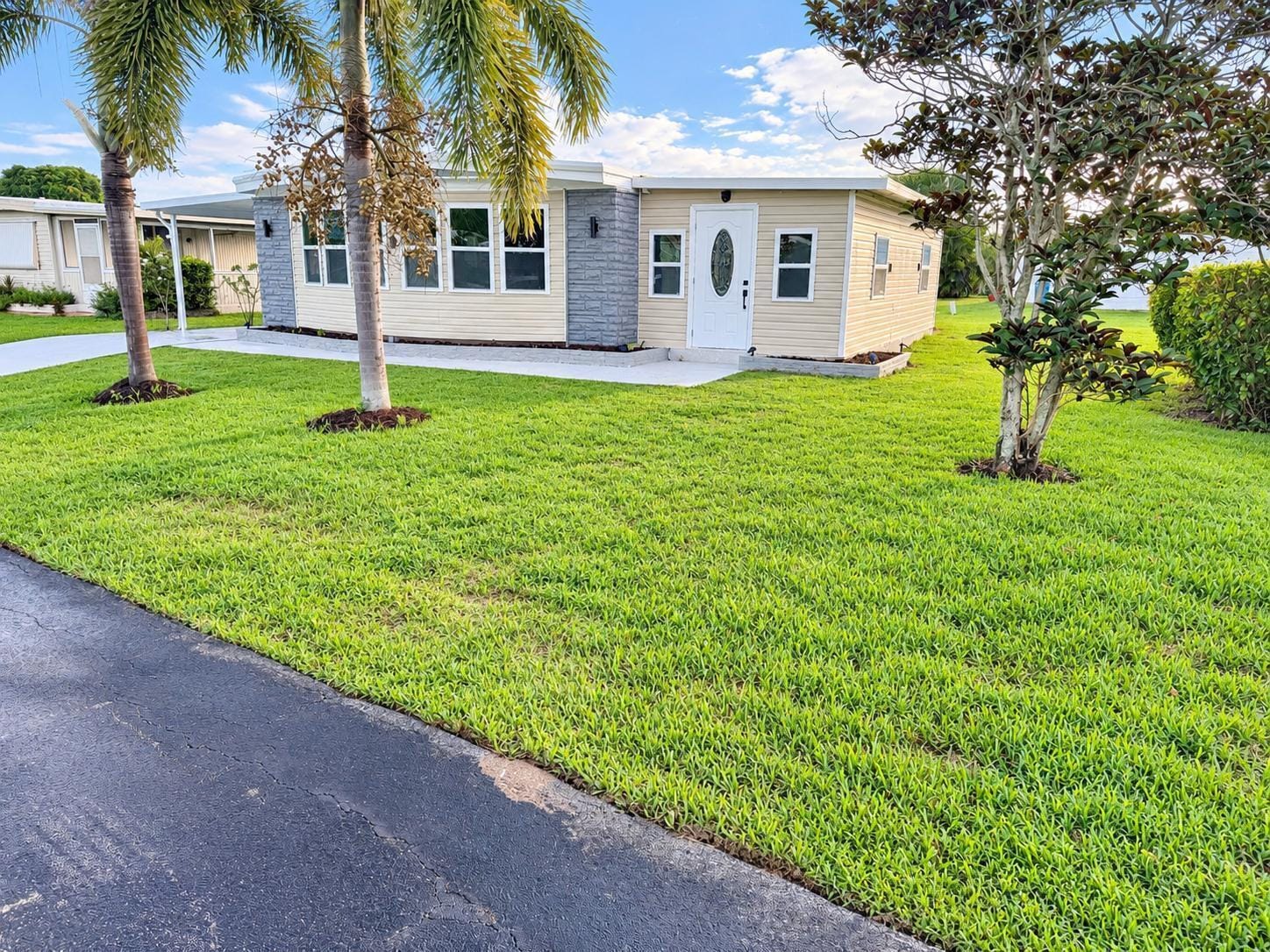 8572 Crown Drive, Boynton Beach, FL 33436 photo 2
