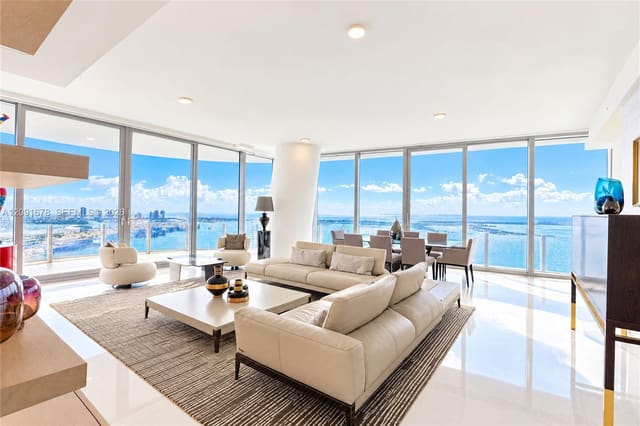 300 Biscayne Blvd Way 4701E, Miami, FL 33131