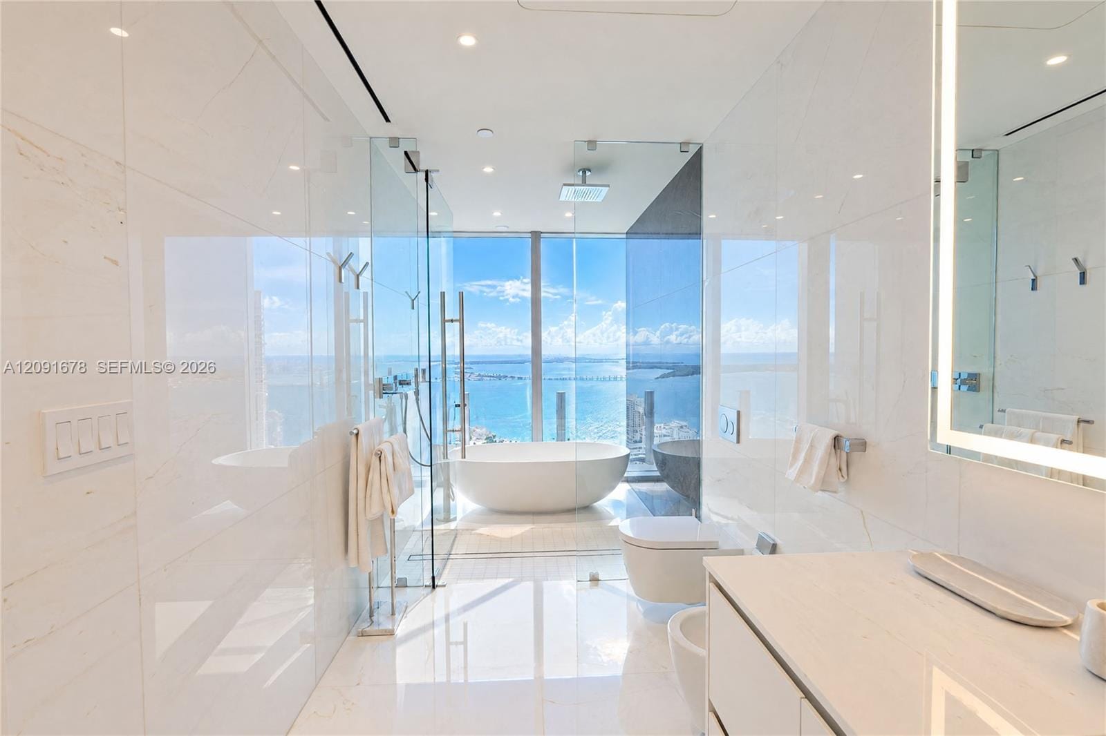 300 Biscayne Blvd Way 4701E, Miami, FL 33131 photo 20