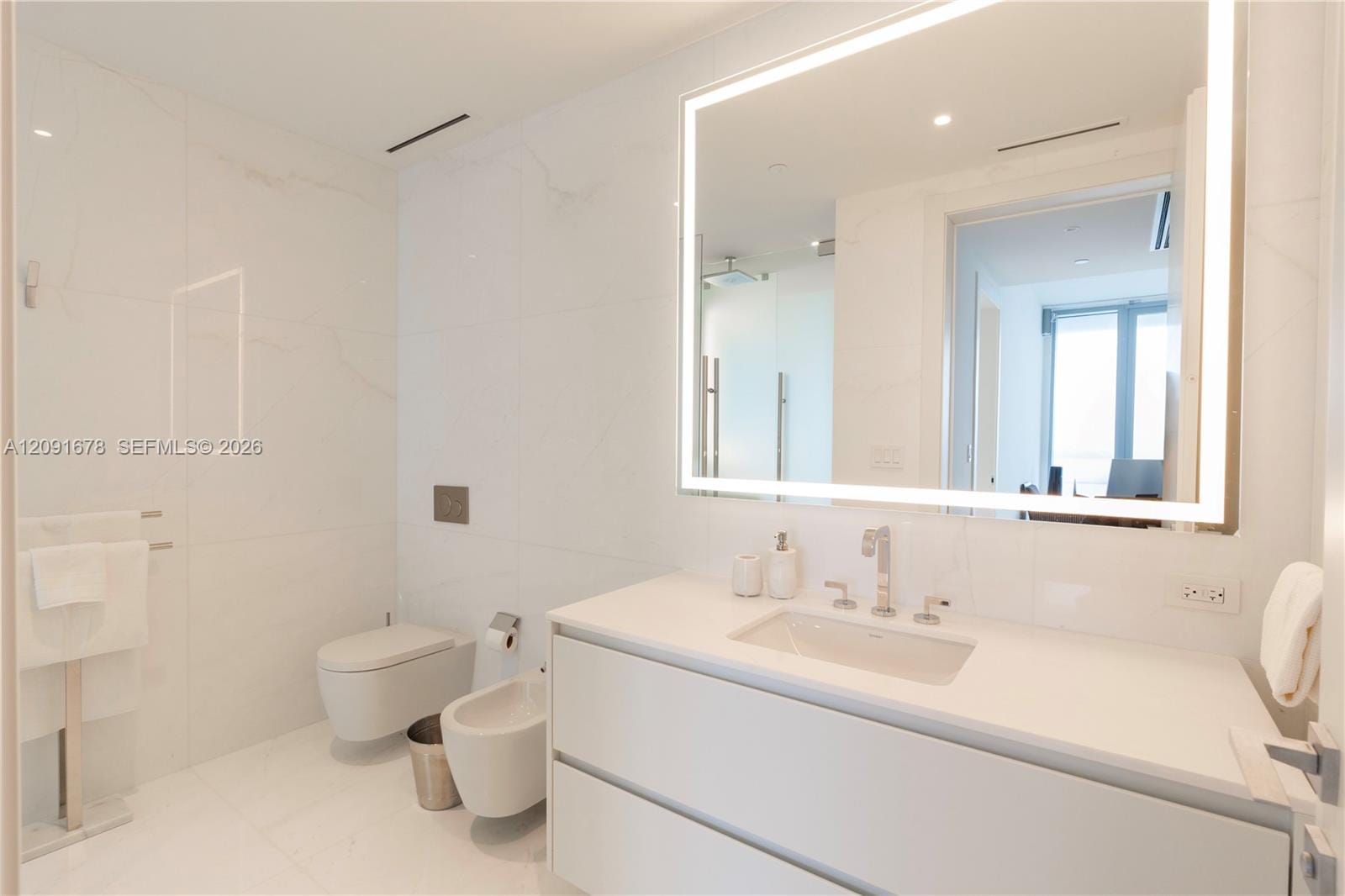 300 Biscayne Blvd Way 4701E, Miami, FL 33131 photo 21