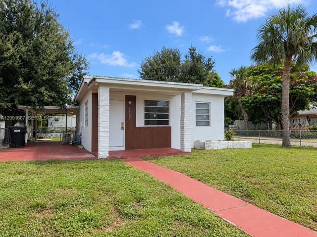 1525 NE 154th Street 1525, North Miami Beach, FL 33162