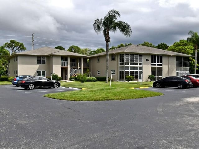 16 LAKE VISTA Trail 207, Port St. Lucie, FL 34952