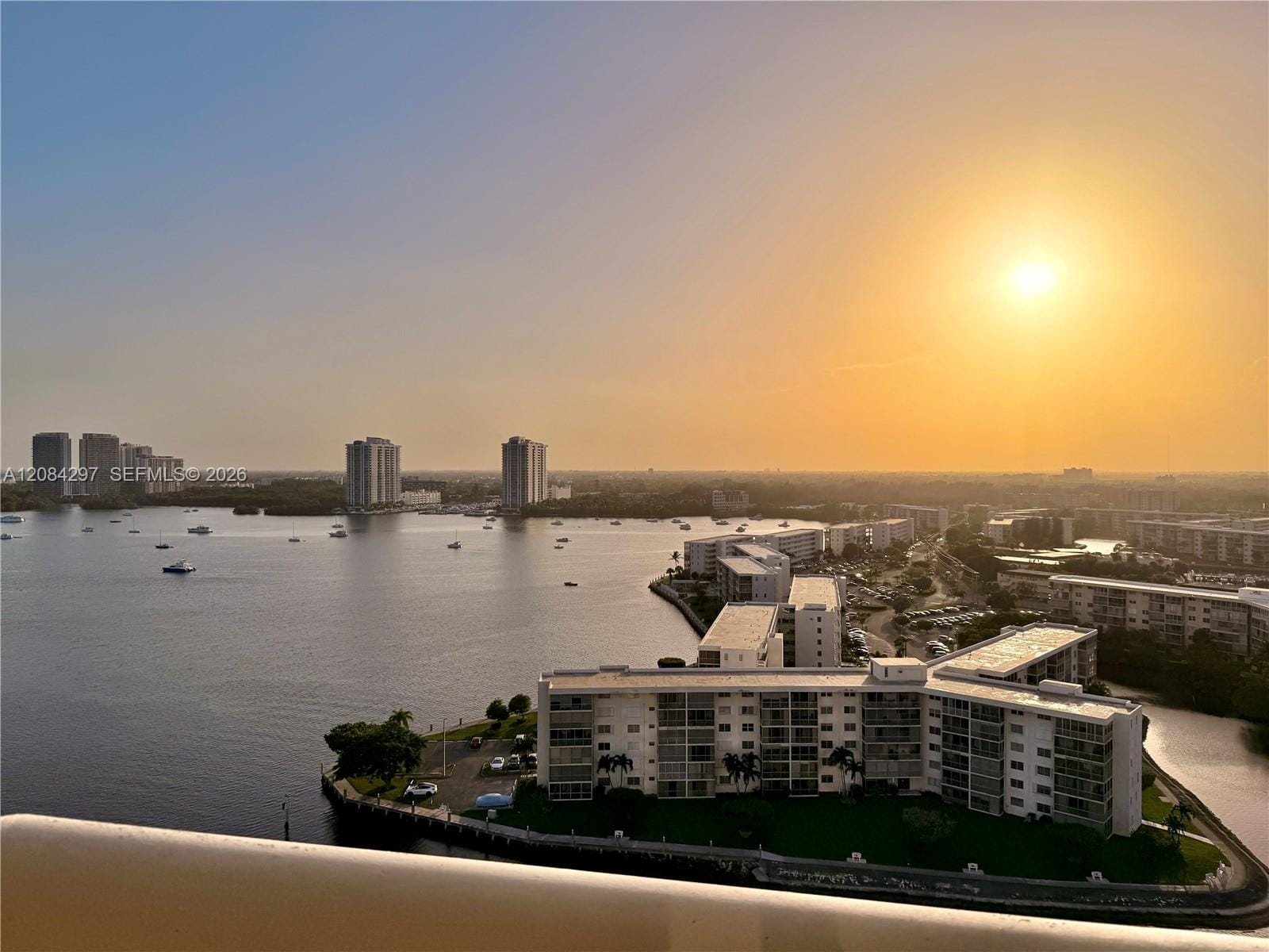 1000 W Island Boulevard 1911, Aventura, FL 33160 photo 11