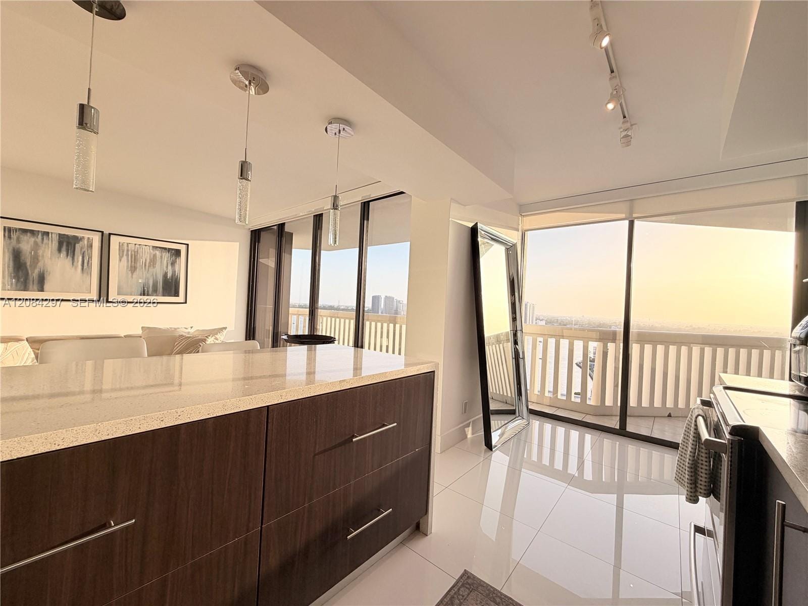 1000 W Island Boulevard 1911, Aventura, FL 33160 photo 17