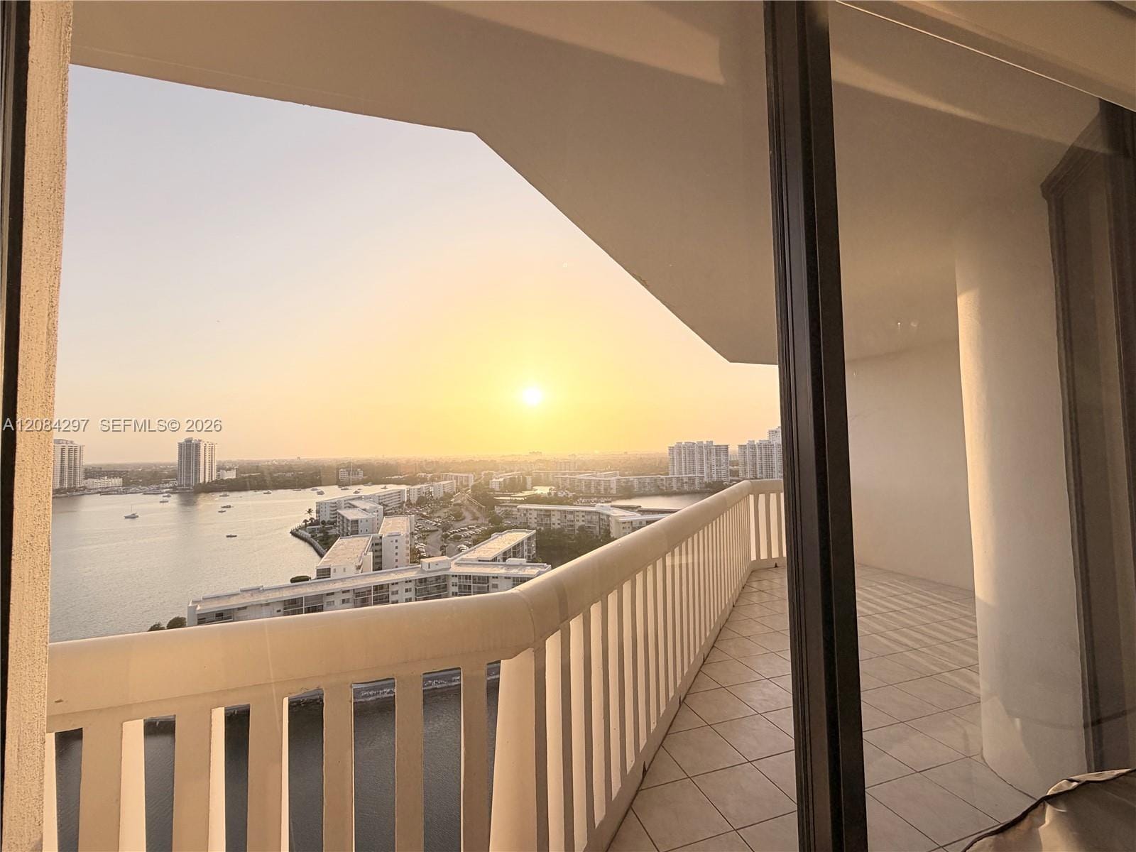 1000 W Island Boulevard 1911, Aventura, FL 33160 photo 19