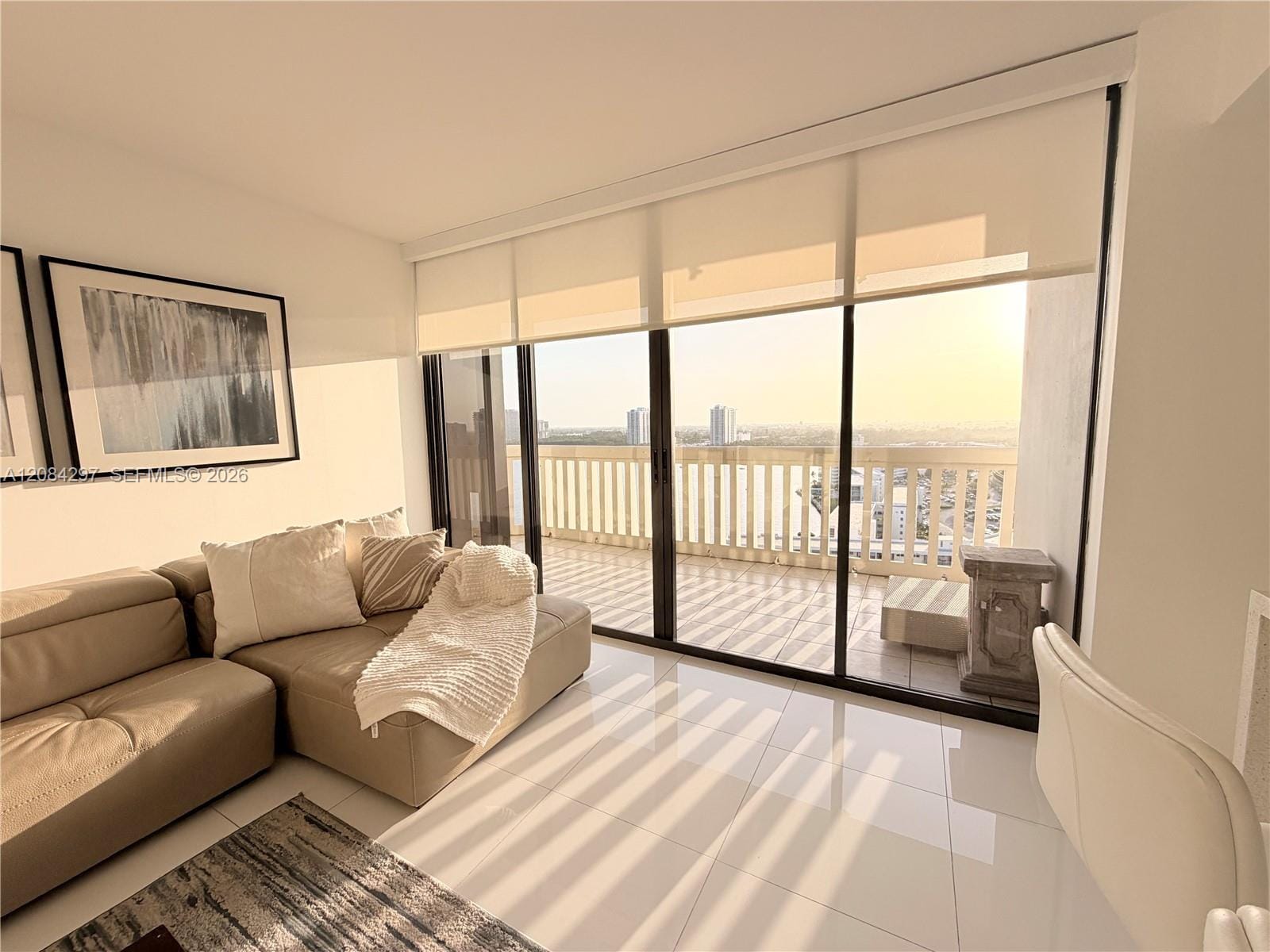 1000 W Island Boulevard 1911, Aventura, FL 33160 photo 9