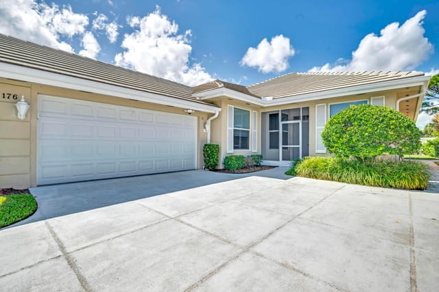 176 NW Bentley Circle, Port St. Lucie, FL 34986