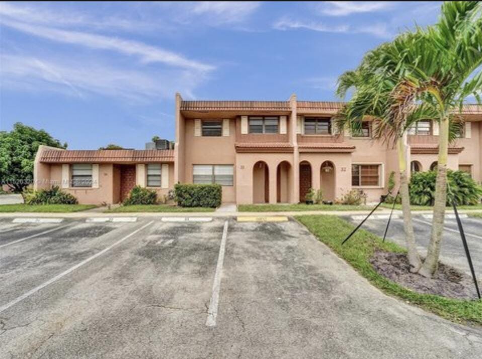 31 SEVILLE Circle 2-49, Davie, FL 33324 - photo 1 of 1