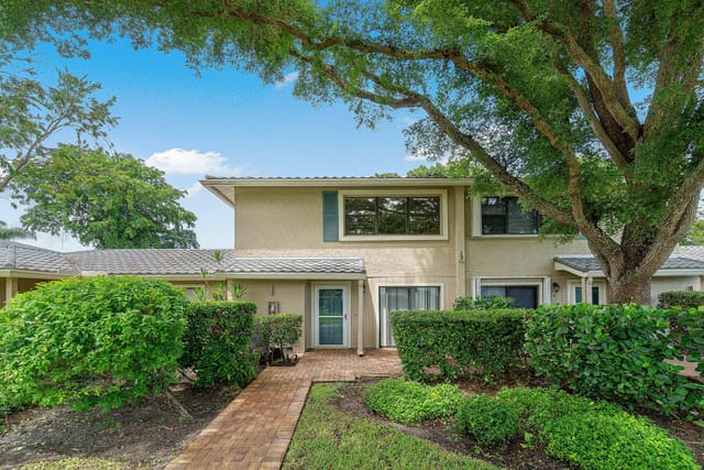 13 WESTGATE Lane 13B, Boynton Beach, FL 33436