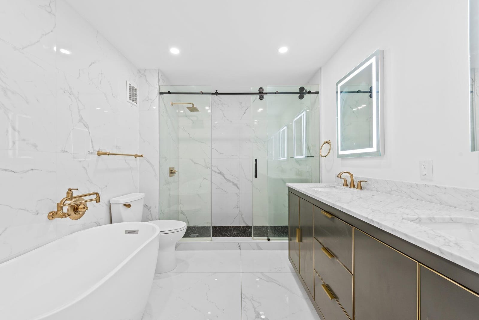 877 NE 195TH Street 422 — photo 11