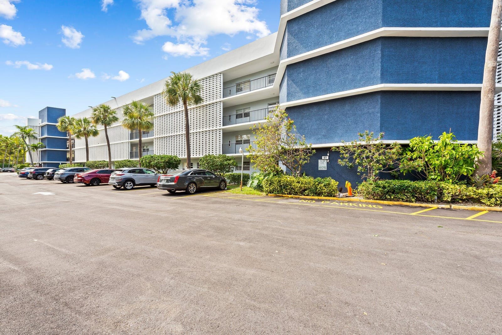 877 NE 195TH Street 422, Miami, FL 33179 photo 17