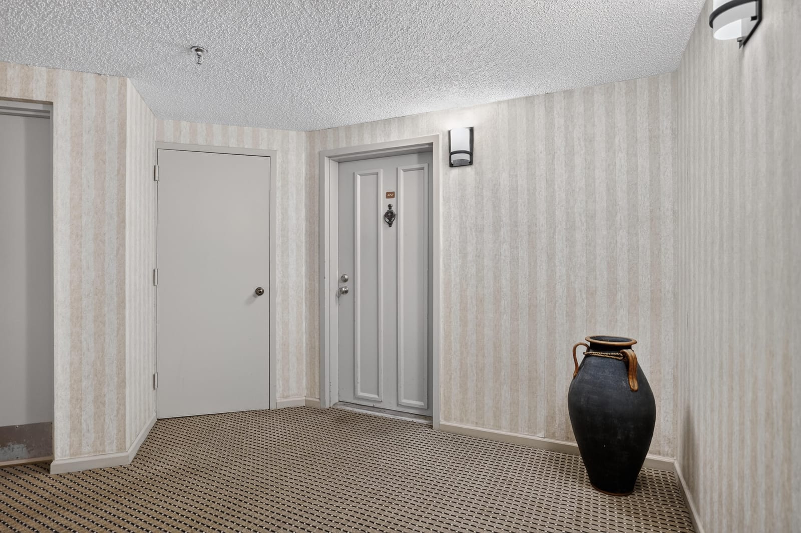 6463 La Costa Drive 402 — photo 5