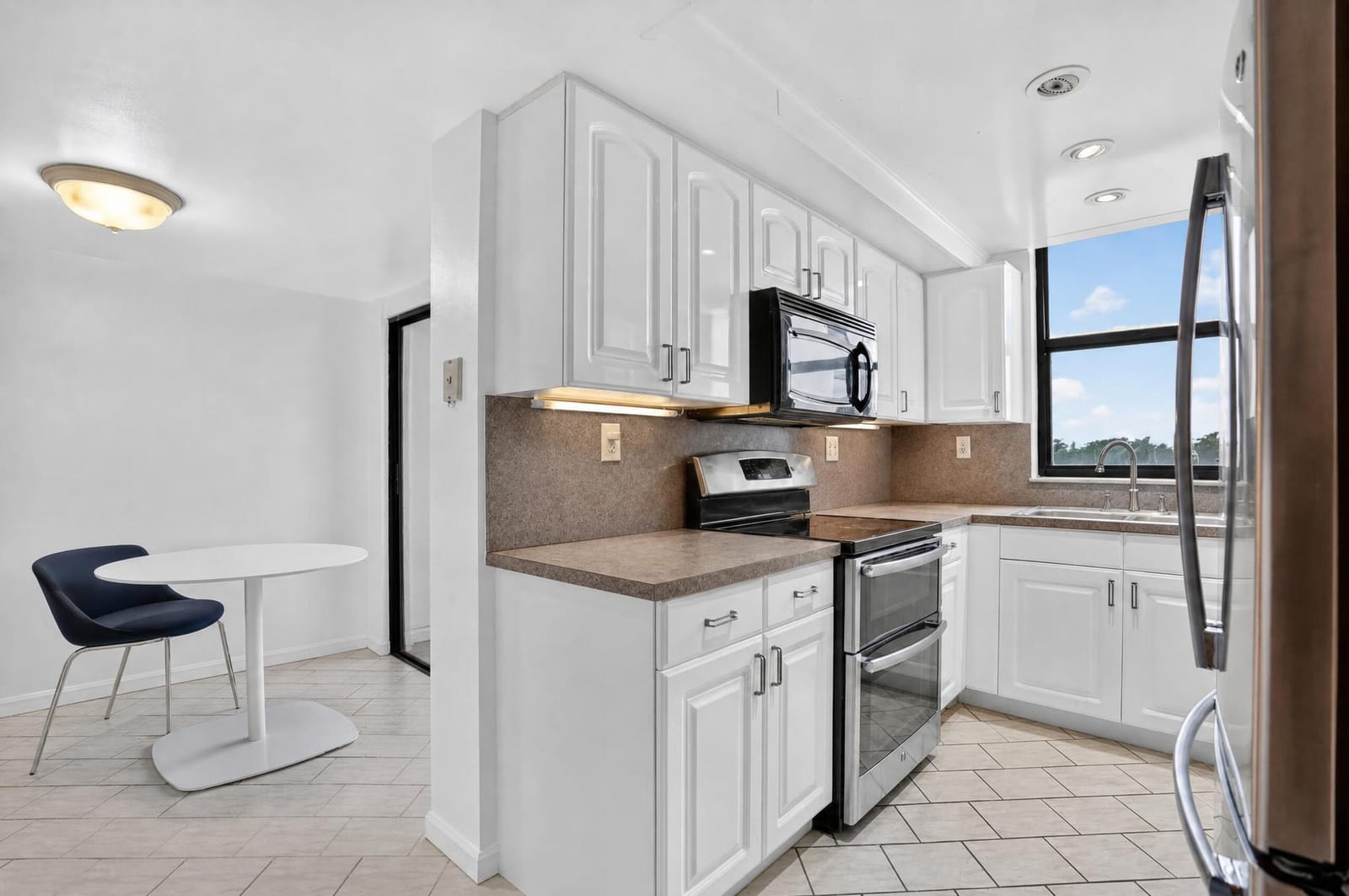 6463 La Costa Drive 402 — photo 9