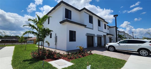 15720 SW 136th Way, Century Garden South, Miami, FL