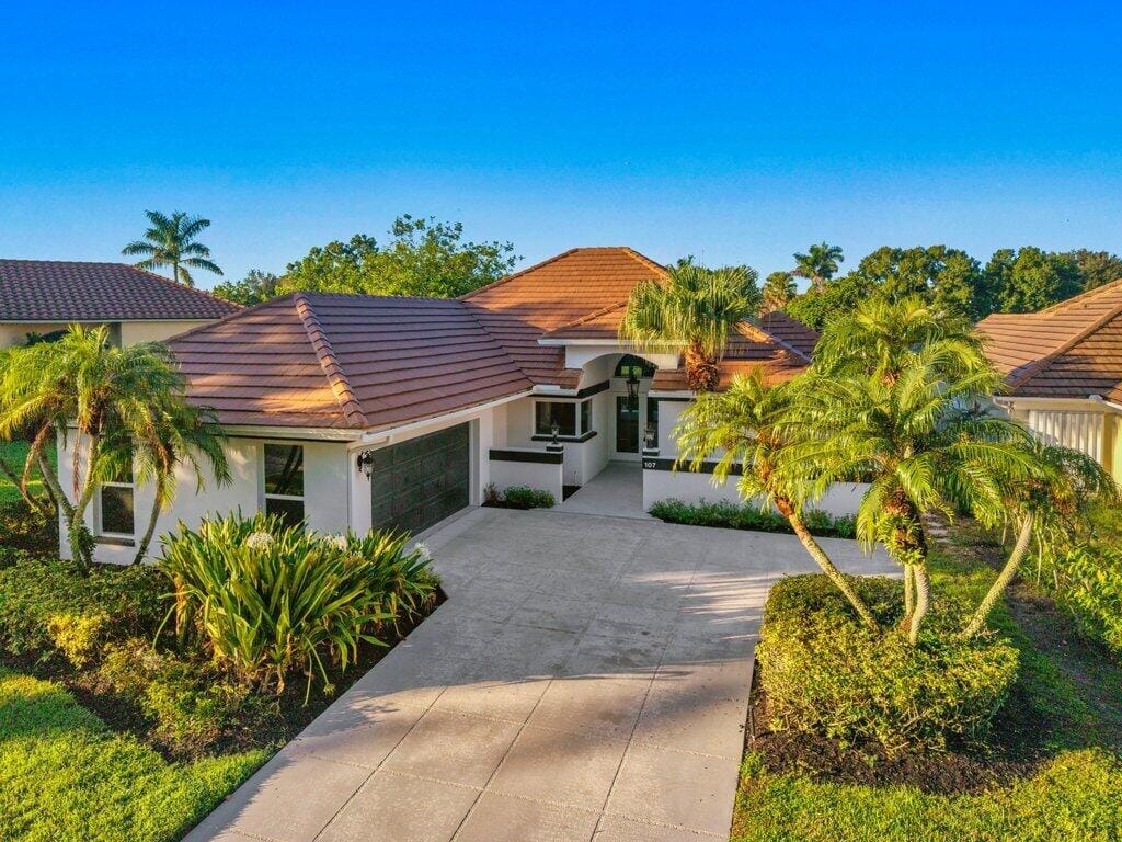 107 Golfview Court, Palm Beach Gardens, FL 33418 photo 1