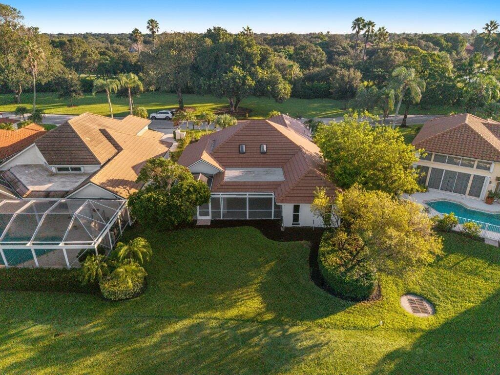 107 Golfview Court, Palm Beach Gardens, FL 33418 photo 2