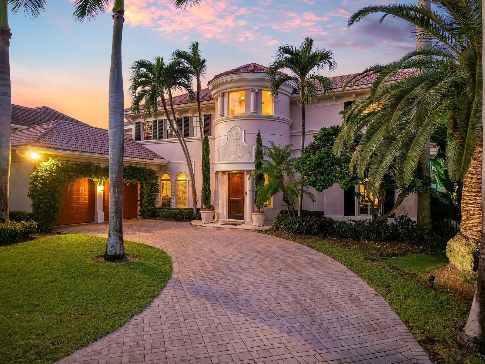 961 Banyan Drive — photo 3
