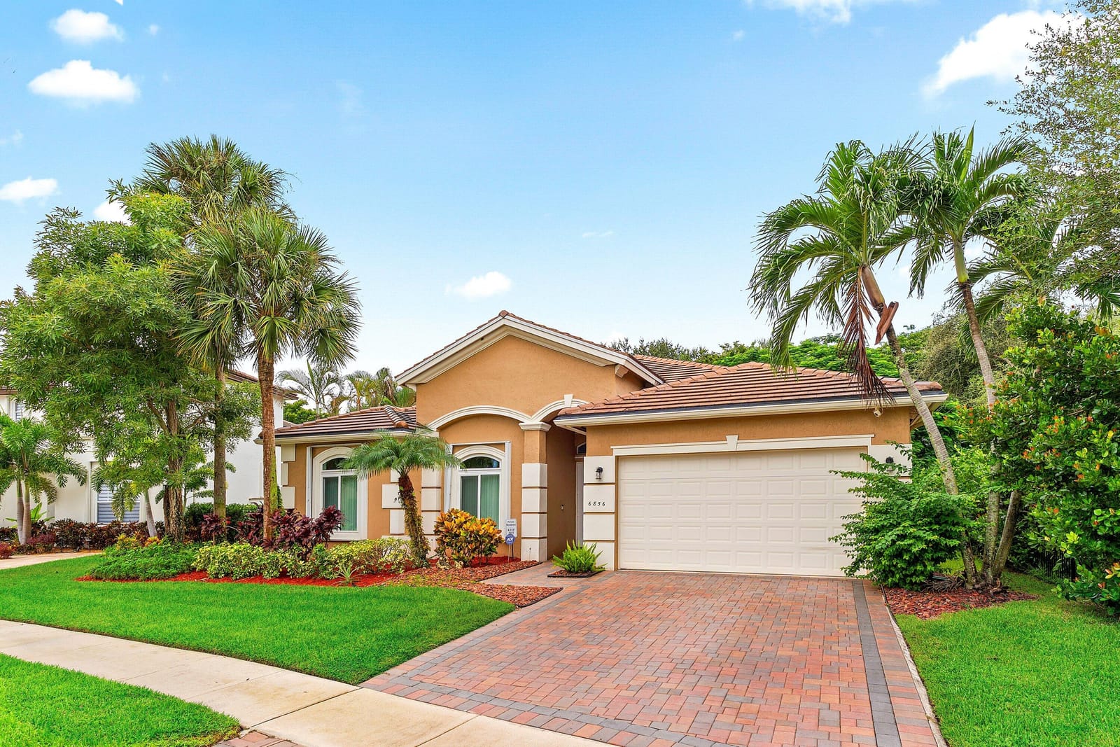6856 HOULTON Circle, Lake Worth, FL 33467 photo 2