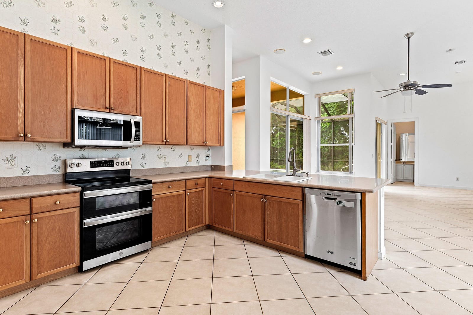 6856 HOULTON Circle, Lake Worth, FL 33467 photo 9