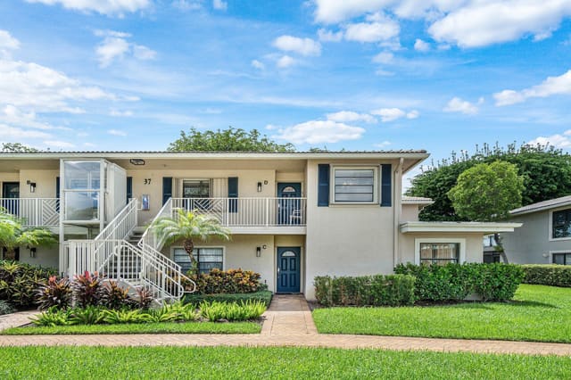37 Stratford Lane W D, Boynton Beach, FL 33436
