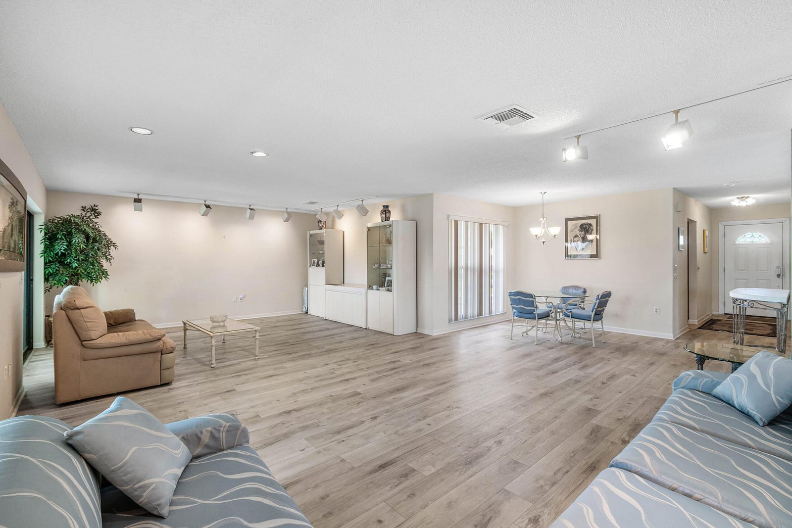 37 Stratford Lane W D — photo 7