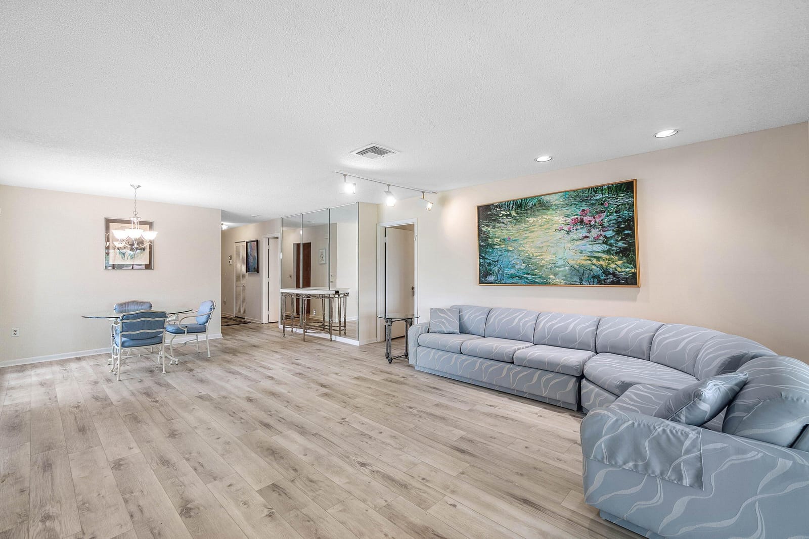 37 Stratford Lane W D — photo 9
