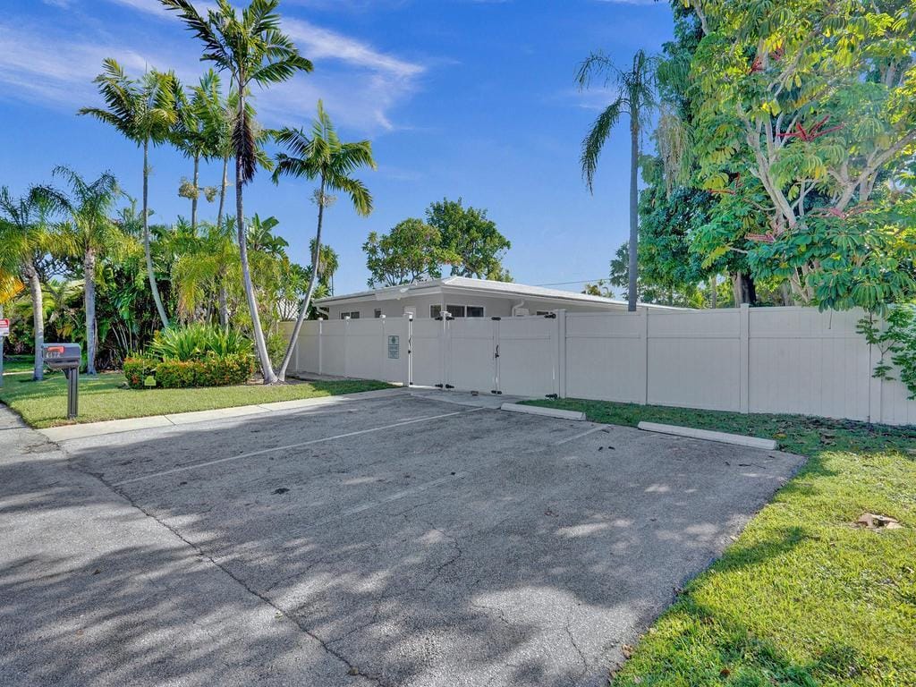 4422 Sea Grape Drive, Lauderdale-By-The-Sea, FL 33308 photo 6