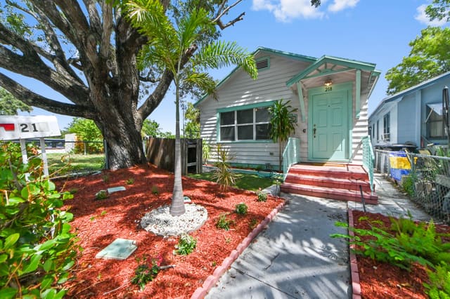 218 N H Street, Lake Worth Beach, FL 33460